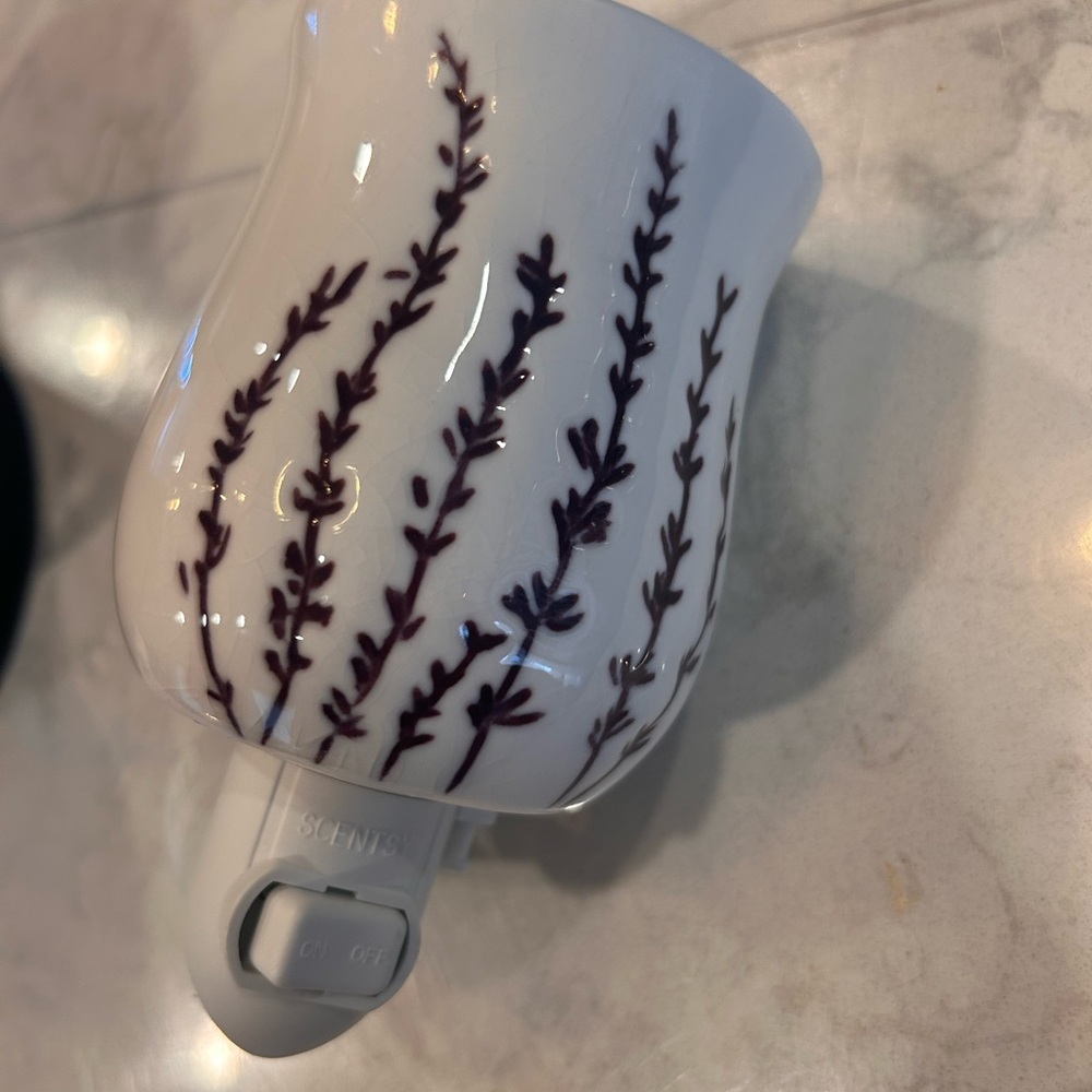 Scentsy White and Purple Plug-In Warmer lavender